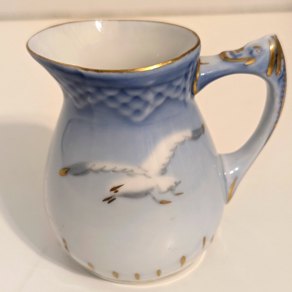Bing & Grondahl‎ Seagull with Gold Creamer No. 392